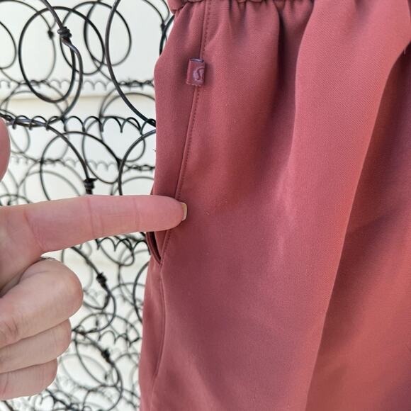 Lululemon Noir Short 5.5" Rustic Clay Size 2 - Picture 6 of 13